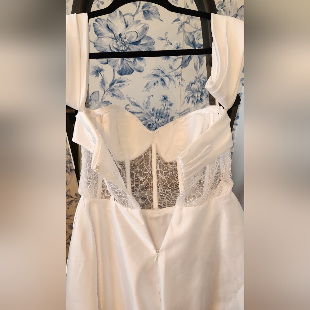 AW Bridal "AW Giona Wedding Dress," size 0 - Picture 11 of 12